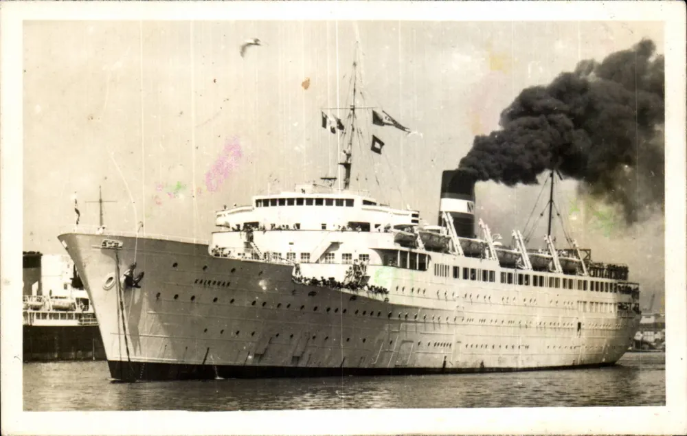 O navio Fairweather — porto — número de série não legível - Frente