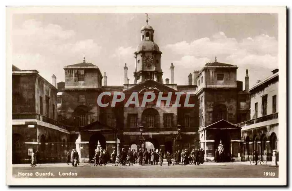 Horse Guards, London — Ansicht der Haupteingang mit Uhr und Reitern — 19183 - Vorderseite