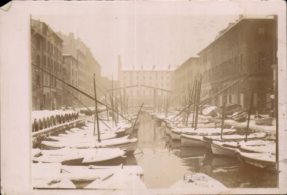 Canal da Seine em Paris — canais nevados — Empresa de pesca - Frente