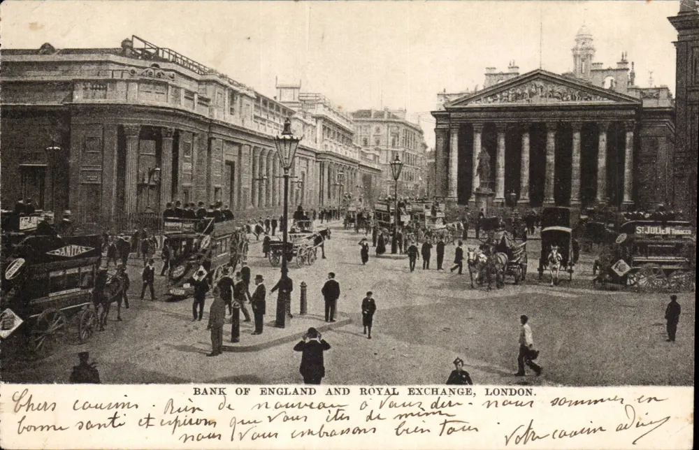 Bank of England und Royal Exchange, London — Ansicht der Place mit Fahrzeugen und Fußgängern — Verlag ANTIAS - Vorderseite