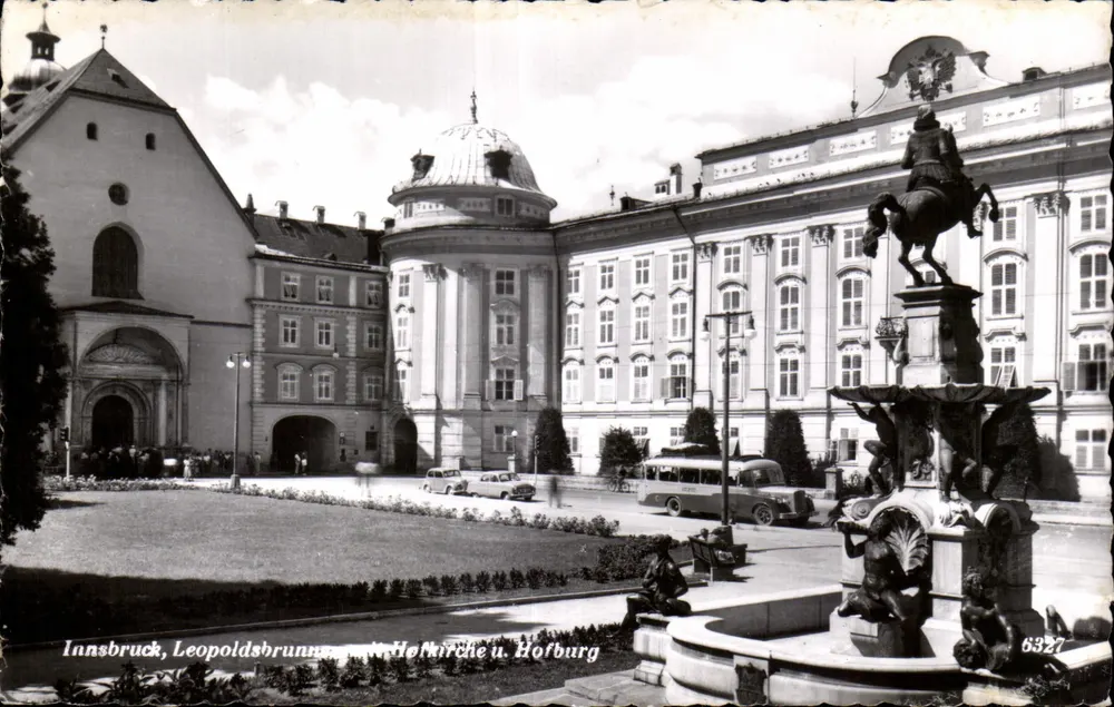 Innsbruck, Leopoldsbrunnen, St. Michaelkirche u. Hofburg — Echle Photographie, n° 6327 - Vorderseite