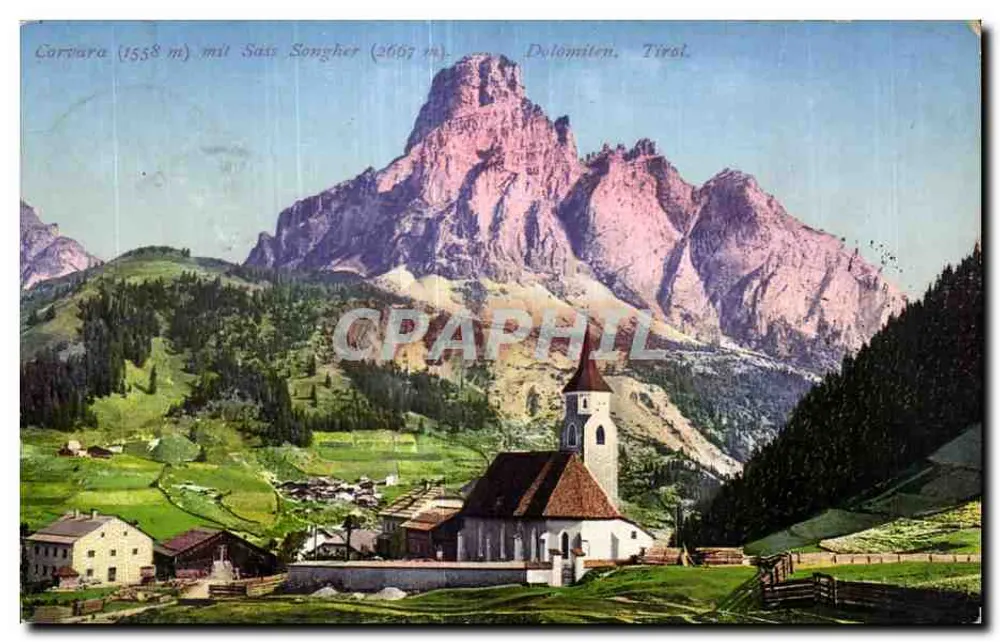 Corvara (1558 m) mit Sais Songher (2667 m) — Dolomiten, Tirol — editor não identificado - Frente