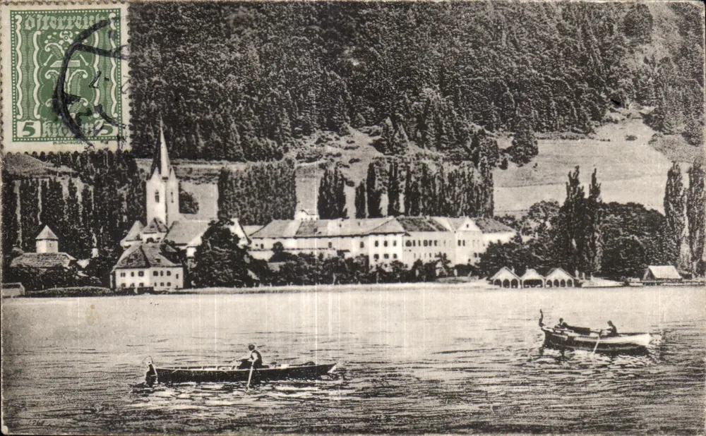 Ossiach am See — vista do lago e do mosteiro — editor não visível - Frente