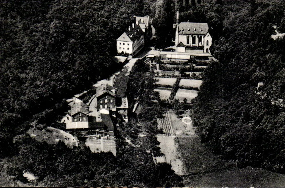 Marienthal im Heingau — vista aérea do mosteiro e do jardim — Verlag L. Cloos-Klärzbücher - Frente