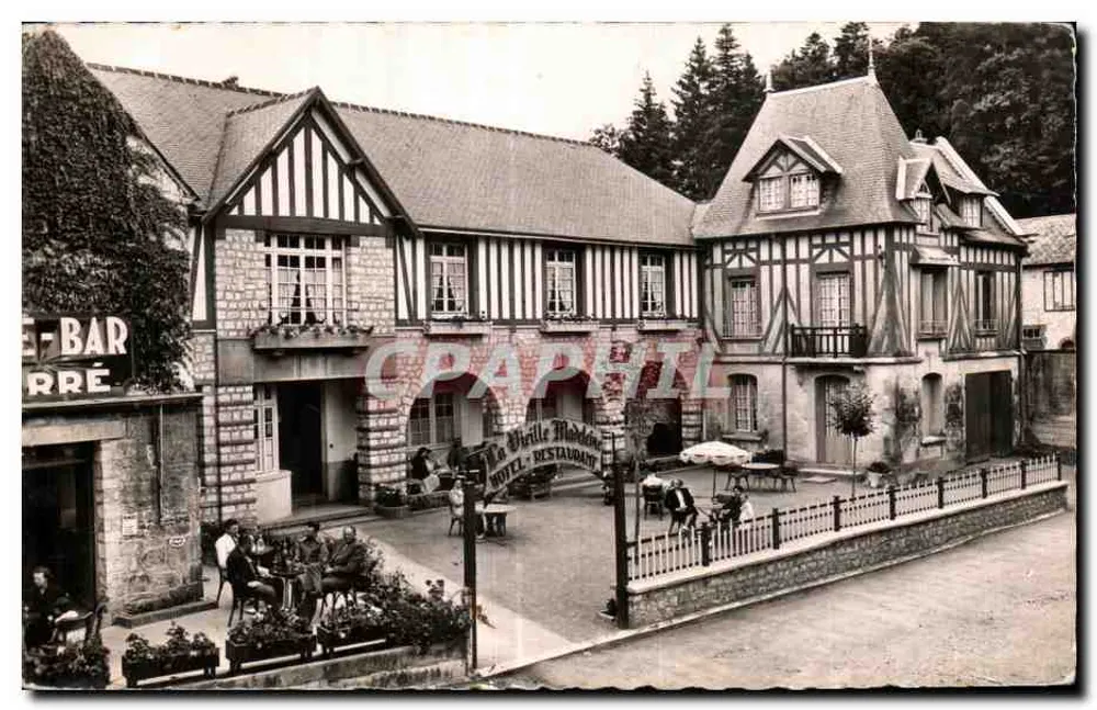 La Vitrille Riddene — Hotel-Restaurant - Vorderseite