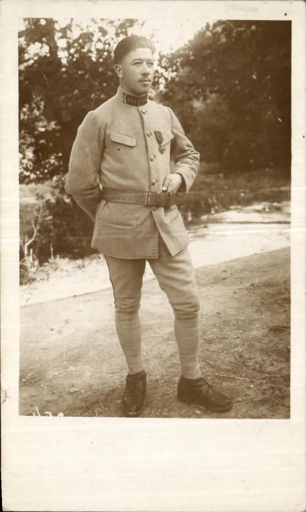 Soldado em uniforme — época 1914-1918 — editor - Frente