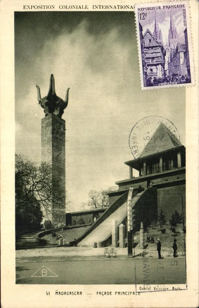 Madagaskar — Hauptfassade — Internationale Kolonialausstellung — Gabriel Vaissiere, Arch. - Vorderseite