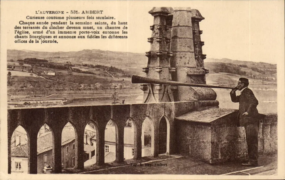 Ambert - Kirchturm mit Megaphon — Pays Le Boy Ambert - Vorderseite
