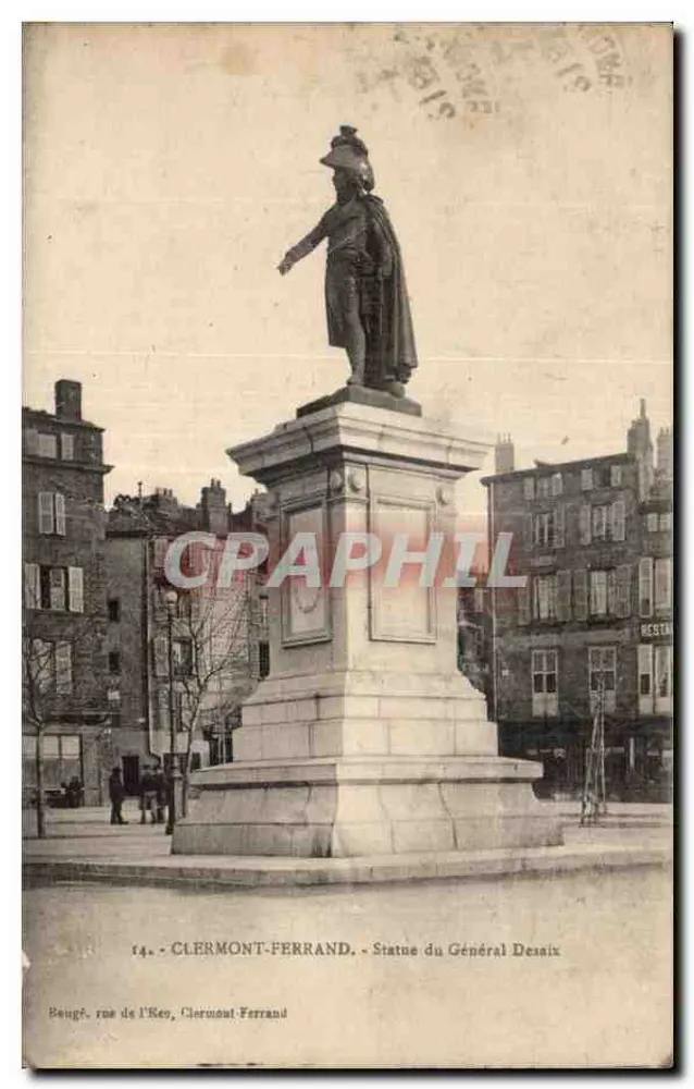 Clermont-Ferrand — Estátua do Geral Desaix — rue de l'Évêque - Frente