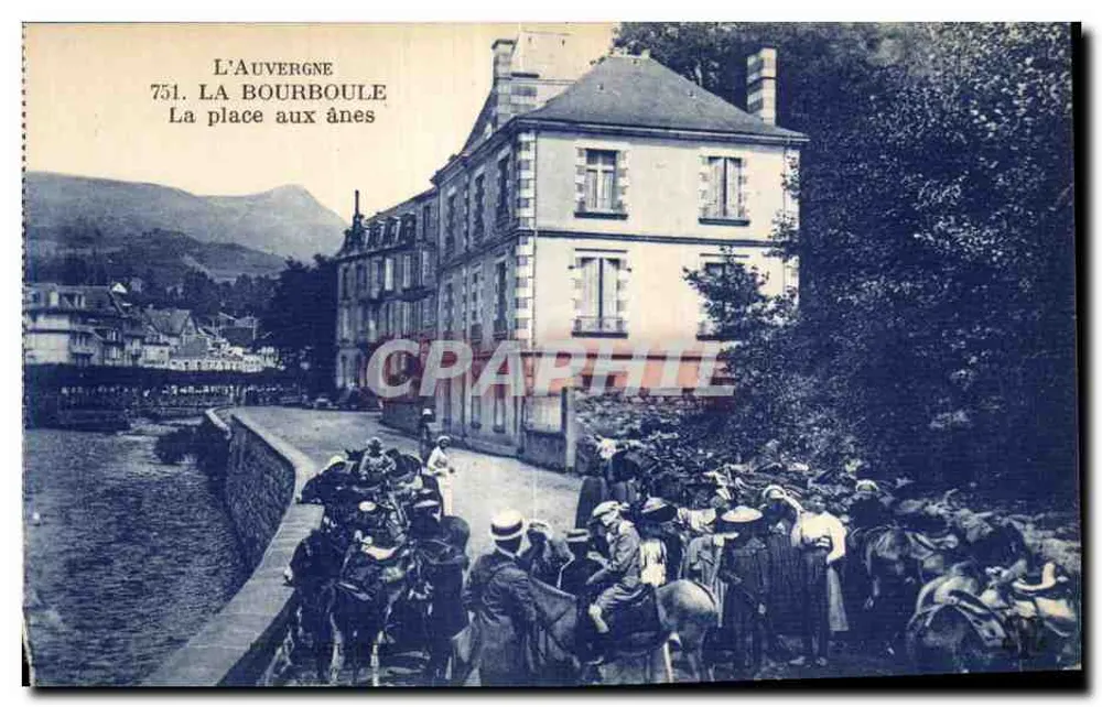 Auvergne. La Bourboule — Der Platz der Esel — 751 - Vorderseite