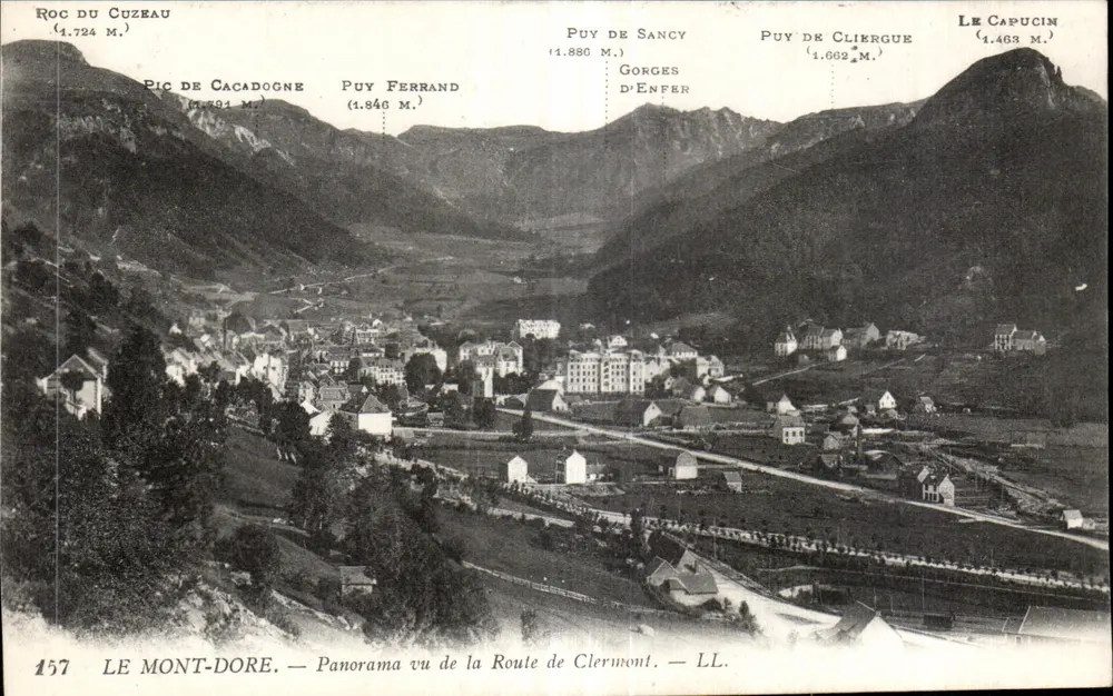 Le Mont-Dore — Panorama aus der Richtung der Straße von Clermont — LL — Nr. 457 - Vorderseite