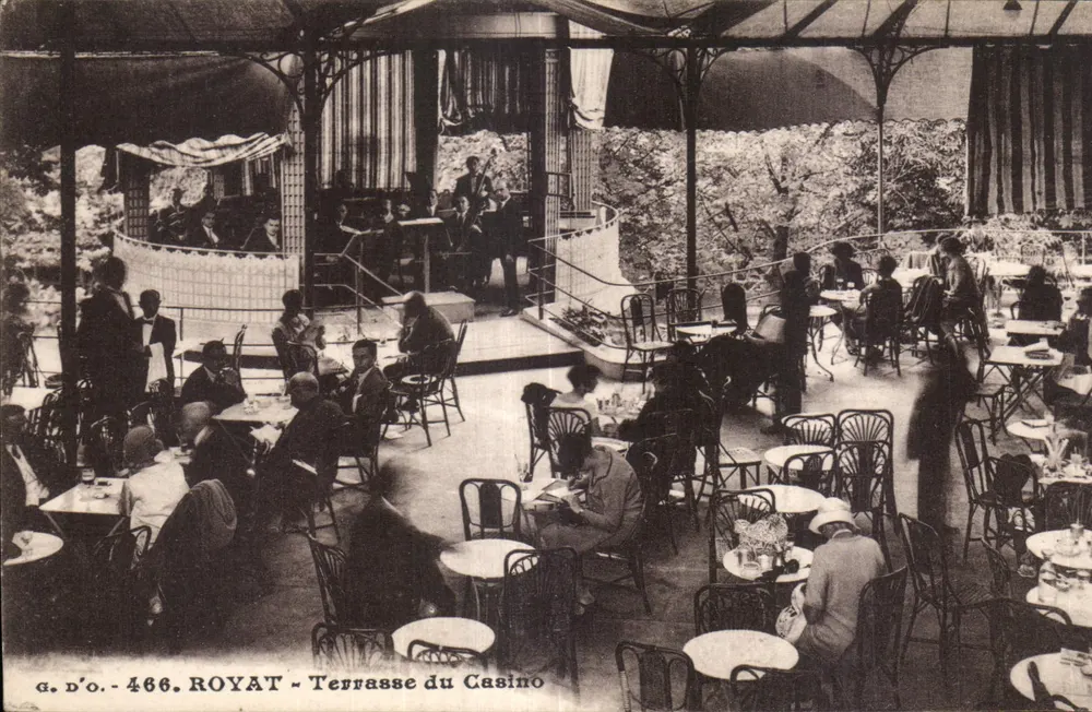 Royat - Terrasse des Casinos — G. d'O. - Nr. 466 - Vorderseite