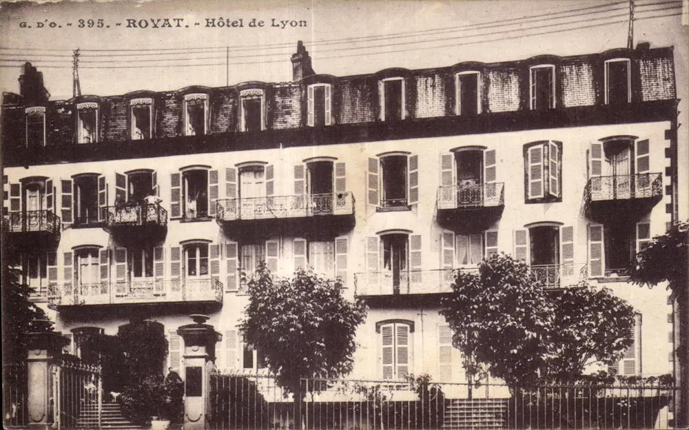 Royat - Hotel de Lyon — a.d.o. 395 — wydawca J. Gontiefangas (P.-de-D.) - Awers