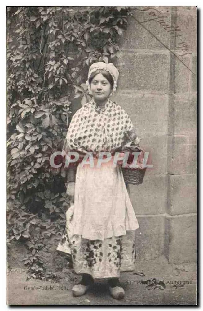 Mulher em traje tradicional — Genes-Labbe, VdJL — Editor: Pascal L'Augarone - Frente