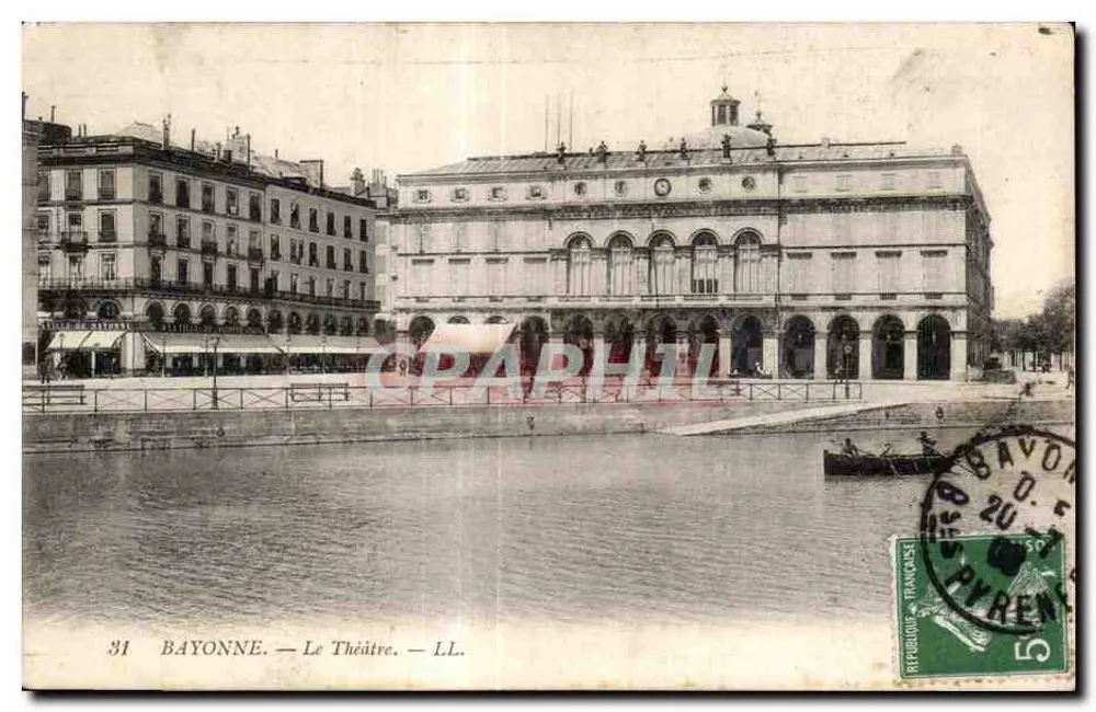 Bayonne — O Teatro — LL. - Frente