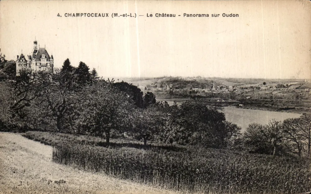Champtoceaux (M.-et-L.) — Das Schloss — Panorama über Oudon - Vorderseite