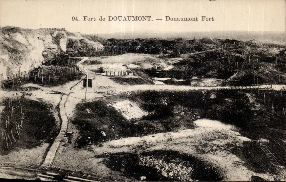 Fort de DOUAUMONT — Forte de DOUAUMONT — 94. — Editor não visível - Frente