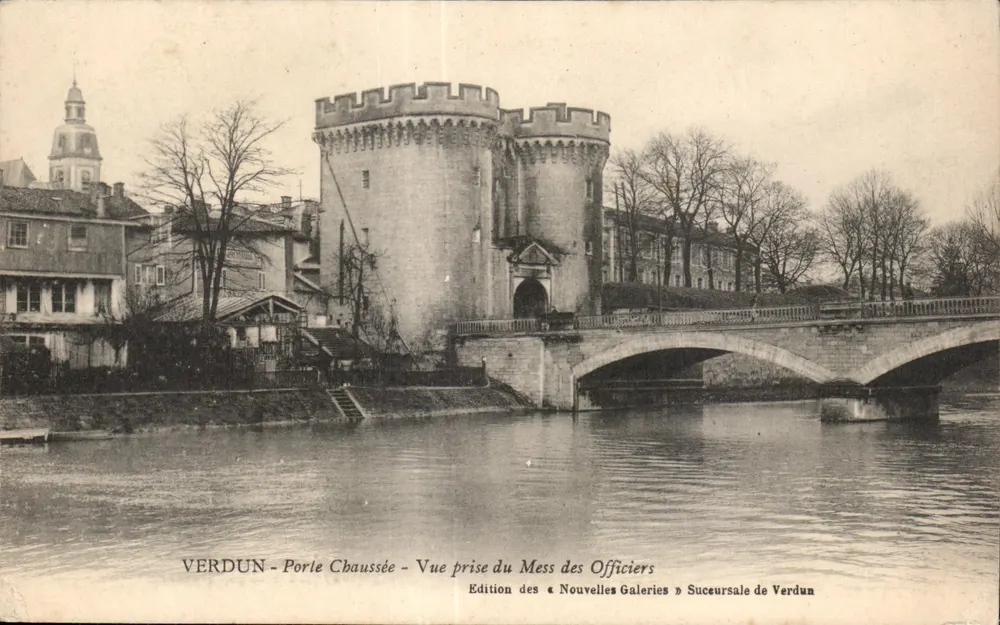 Verdun - Porte Chaussée - Aufnahme vom Offizierskasino — Ausgabe der Nouvelles Galeries Filiale Verdun - Vorderseite