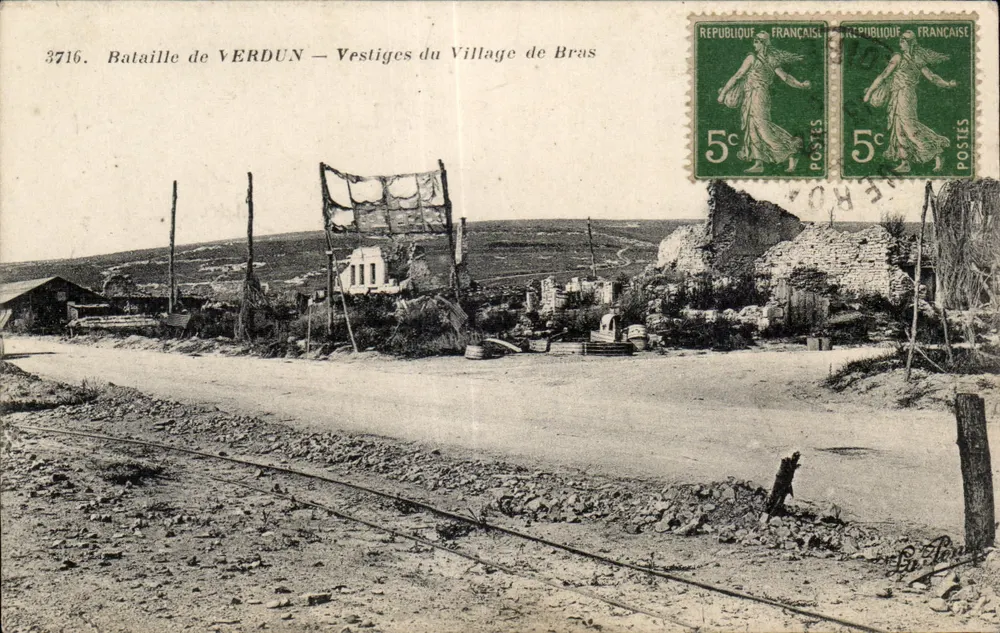 Schlacht von VERDUN — Überreste des Dorfes Bras — Verleger: Paris Faubourg - Vorderseite