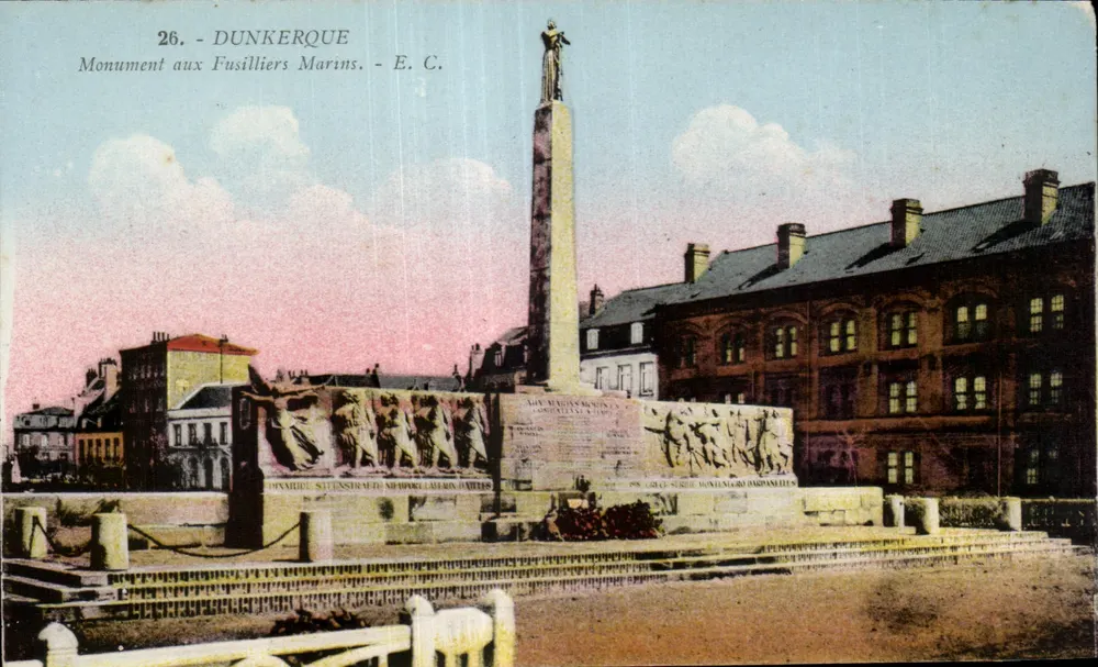 Dunkerque — Monument aos Marinheiros Fusilados — E. C. - Frente