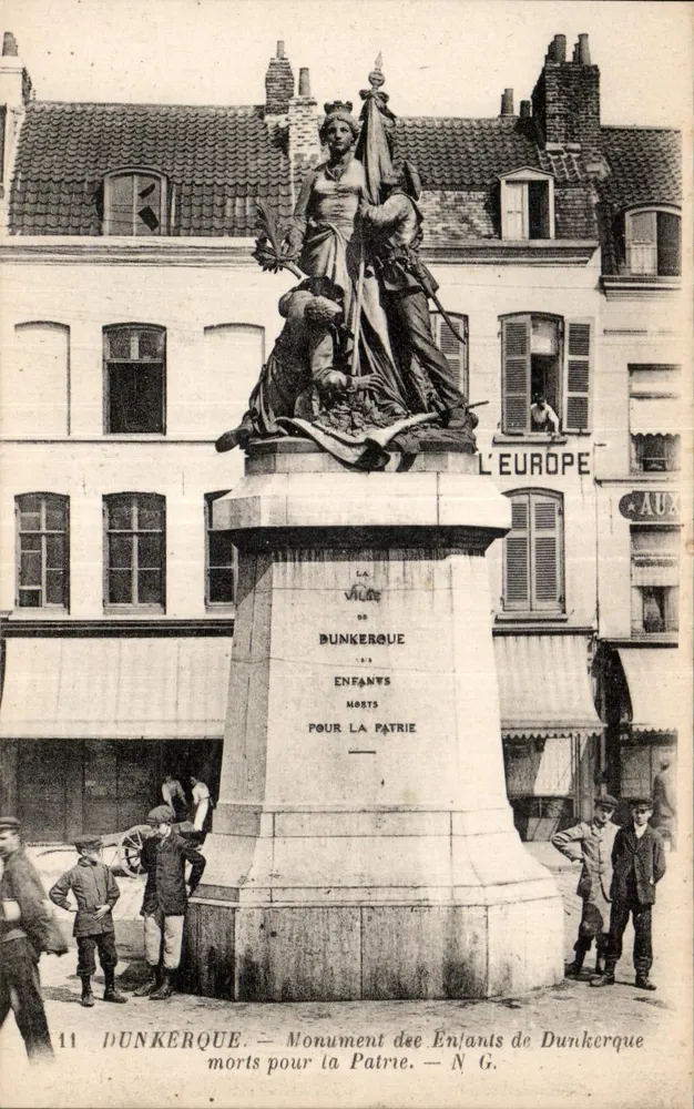 Dunkerque — Monument dos Crianças de Dunkerque mortas pela Patria — N.G. - Frente
