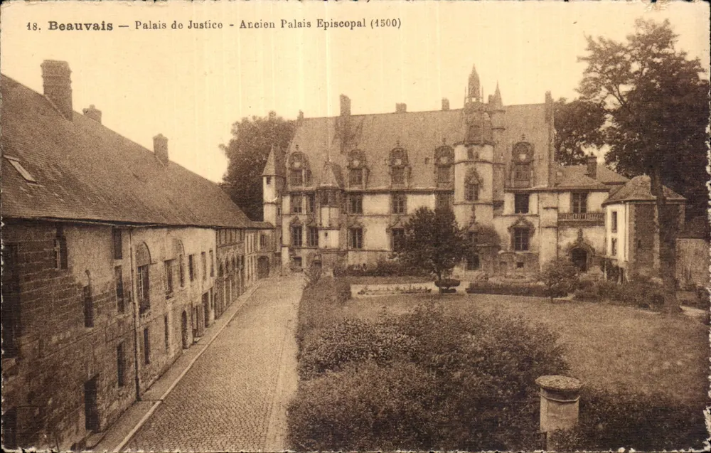 Beauvais — Palácio de Justiça — Velho Palácio Episcopal (1500) - Frente