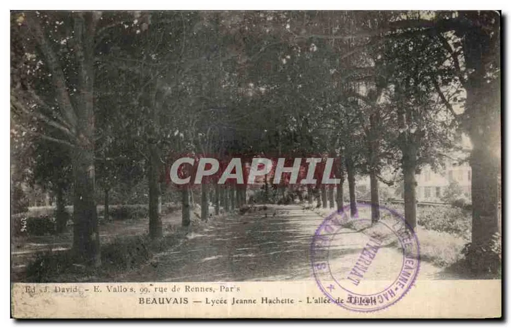 Beauvais — Lycée Jeanne Hachette — Die Tilleul-Allee - Vorderseite