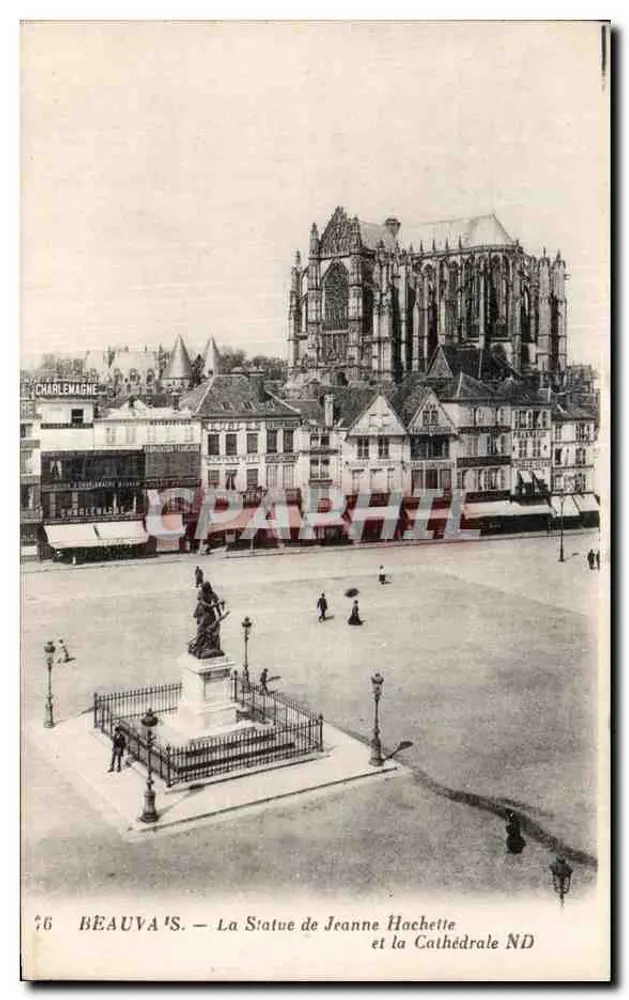 Beauvais — Die Statue von Jeanne Hachette und die Kathedrale Notre-Dame - Vorderseite