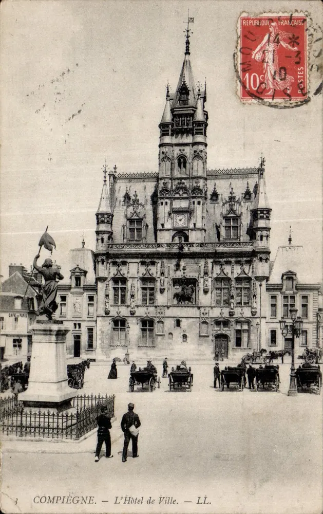Compiègne — O Hotel de Ville — LL. - Frente