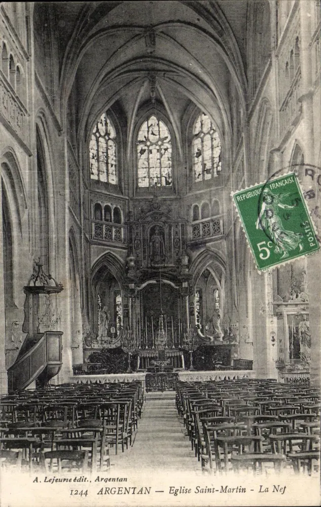 Argentan — Igreja de São Martinho - A Nave - Frente