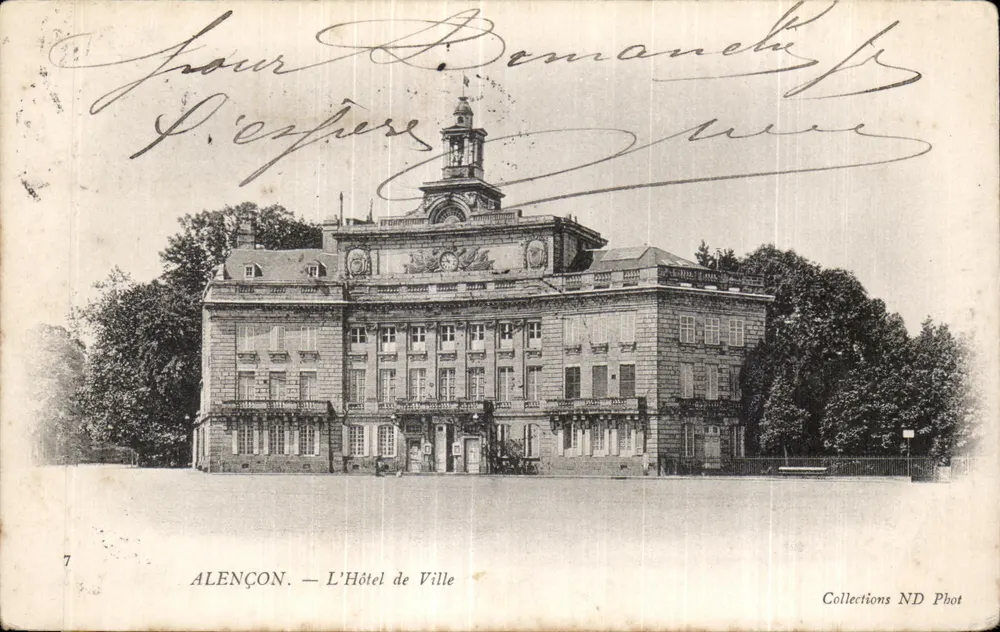 Alençon — O Hotel de Ville — Collections ND Phot - Frente