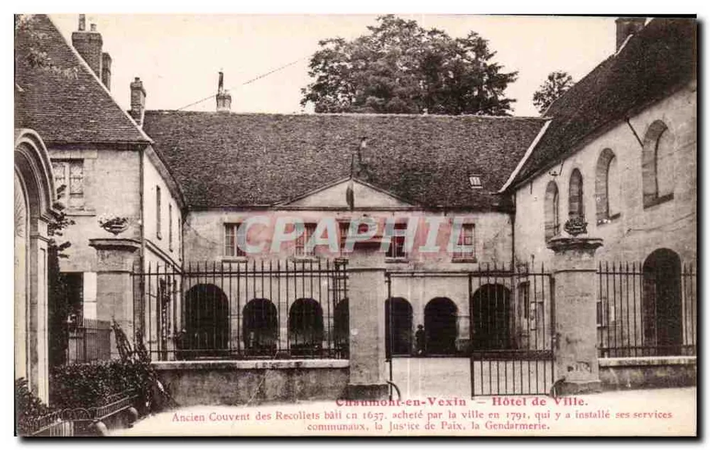 Chamonto-en-Vexin — Rathaus. Ehemaliges Konvent der Recollets, errichtet 1657, 1791 von der Stadt gekauft, wo die städtischen Dienstleistungen, das Friedensgericht und die Gendarmerie untergebracht wurden. - Vorderseite