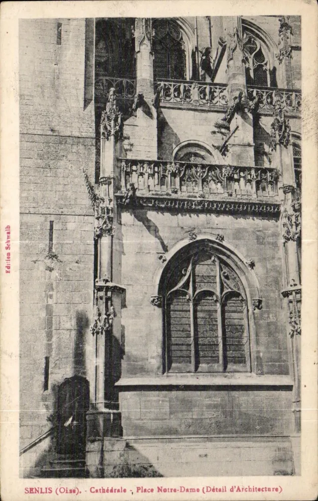 Senlis (Oise) - Catedral, Praça Nossa Senhora - Detalhe de Arquitetura - Frente