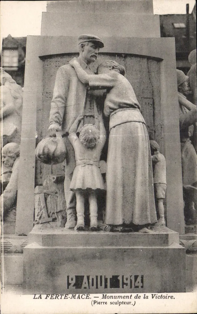 La Ferté-Macé — Siegesdenkmal — Pierre Bildhauer. - Vorderseite