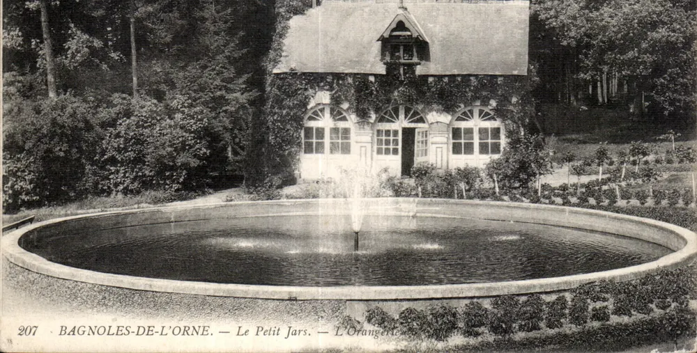 Bagnoles-de-l'Orne — Das Kleine Jars — Das Orangerie - Vorderseite