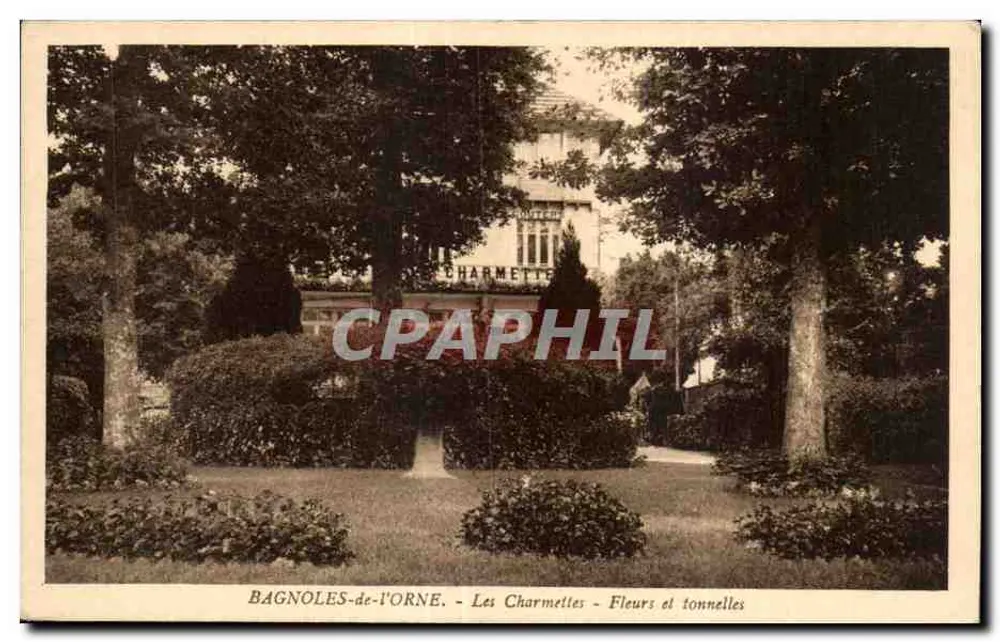 Bagnolles-de-l'Orne - Les Charmettes - Blumen und Laubengänge - Vorderseite
