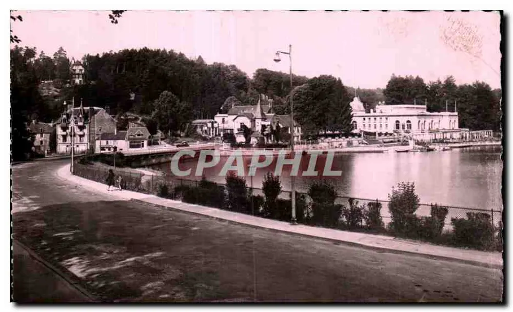 Bagnolles-de-l'Orne — Ein Eck des Sees und das Casino — Gallots, Artisan, Pueil-Malmaison - Vorderseite