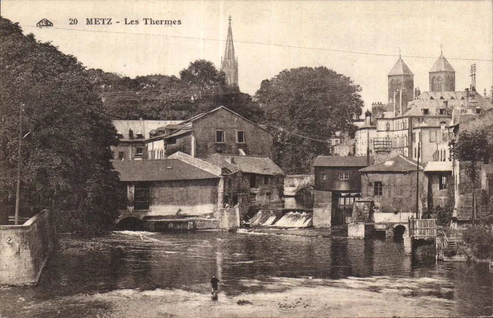 Metz - Os Termas — vista dos Termas e do rio com editor '7e Association des Arts Photographiques - Strasbourg' - Frente