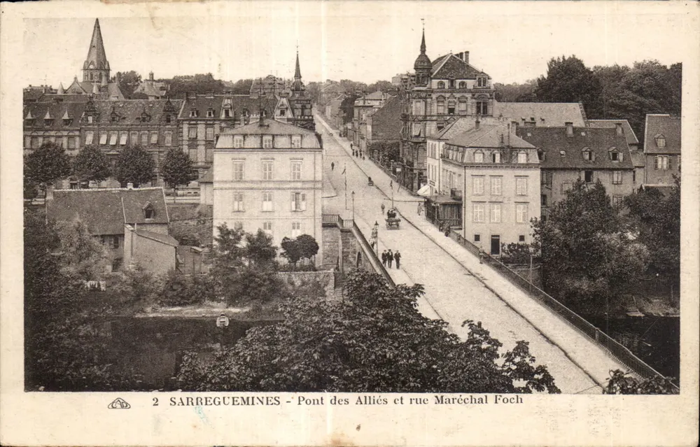 Sarreguemines - Brücke der Alliierten und Straße Maréchal Foch — Verlag C. D. n°2 - Vorderseite