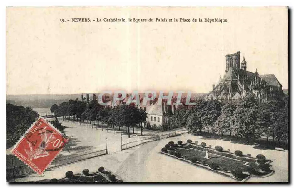 Nevers - Die Kathedrale, der Square du Palais und die Place de la République — Verlag nicht sichtbar, Seriennummer 19 - Vorderseite