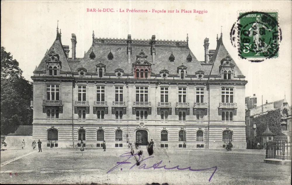 BAR-le-DUC - Die Präfektur - Fassade auf der Place Reggio - Vorderseite