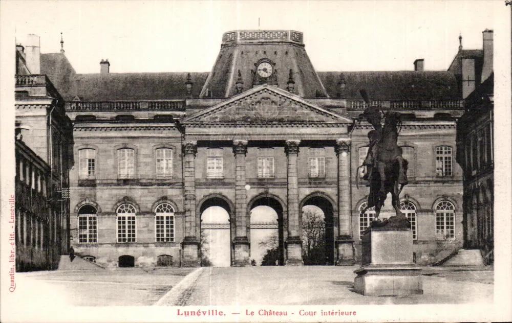 Lunéville — O Castelo — Cour intérieure — Quantin lib. édit. Lunéville - Frente