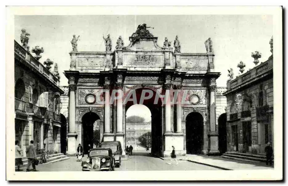 Nancy — Der Triumphbogen, Straße Héré — Aufnahme vom Place Stanislas - Vorderseite