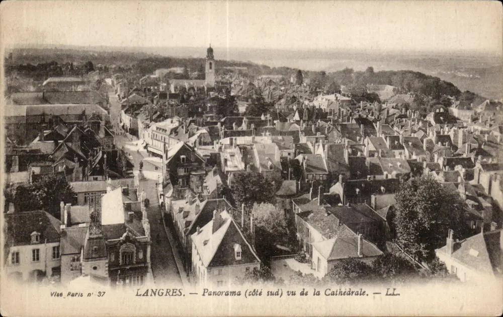 Langres — Panorama (côté sud) vu de la Cathédrale — Visee Paris n° 37 — LL. - Recto
