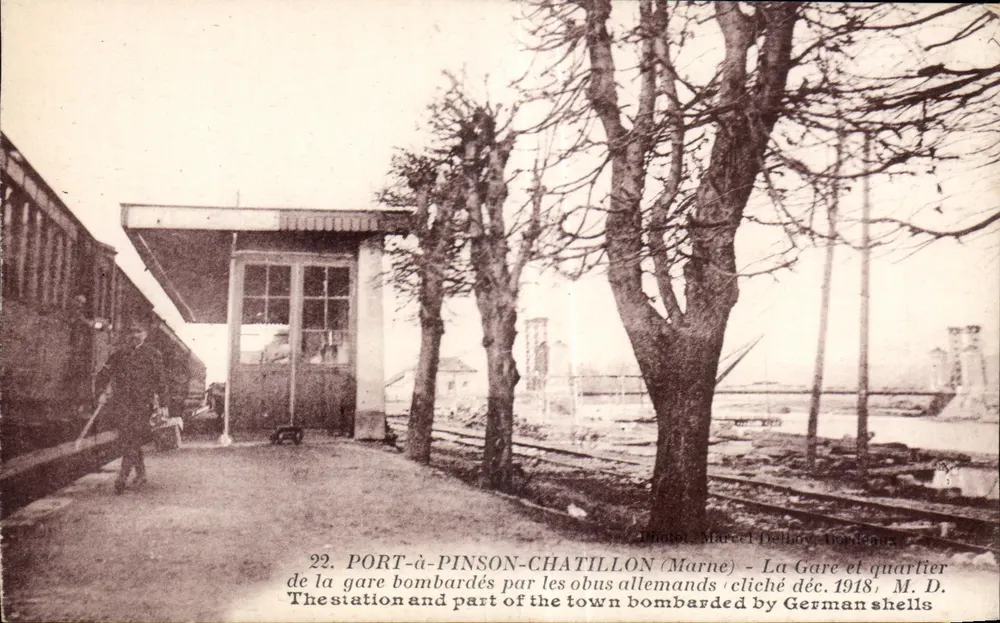 Port-à-Pinson-Châtillon (Marne) — Bahnhof und Viertel bombardiert durch deutsche Granaten — Foto Marcel Delhore, Bordeaux, Nr. 22 - Vorderseite