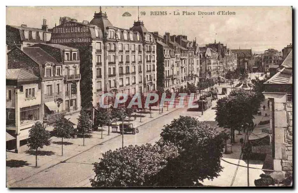 Reims - A Praça Drouet d'Erlon — vista urbana com o Hotel do Leão de Ouro - Frente