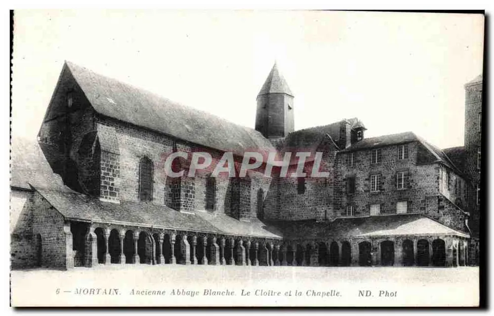 Mortain — Antiga Abadia Branca. O Claustro e a Capela — ND. Fot - Frente