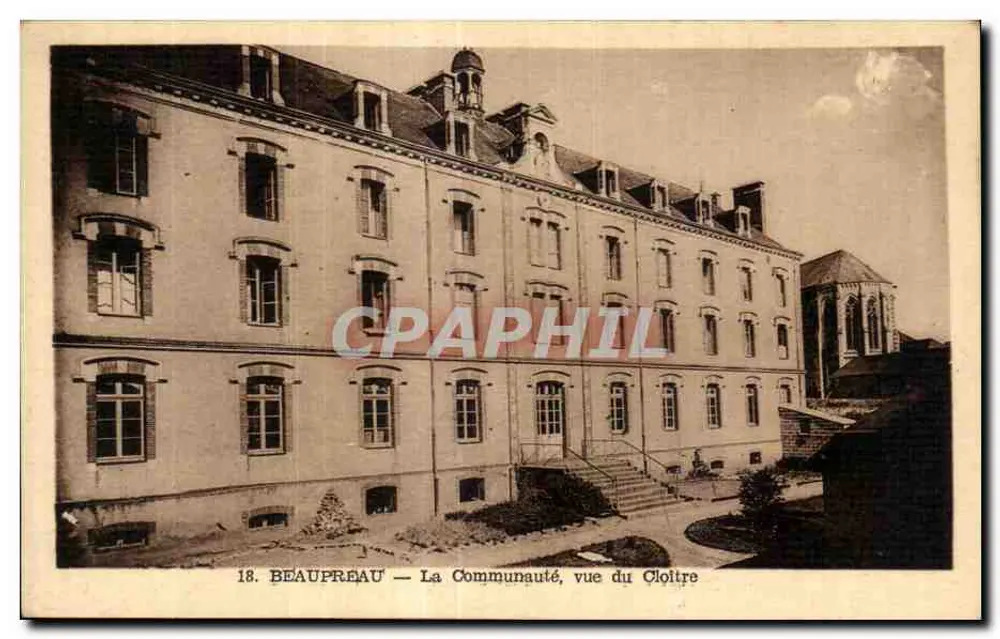 Beaupreau — A Comunidade, vista do Claustro - Frente