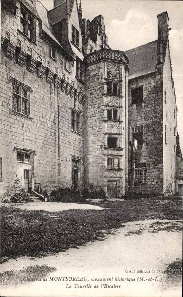 Schloss MONTMOREAU — Die Turm der Treppe — Cliché Éditions de l'Ontre - Vorderseite