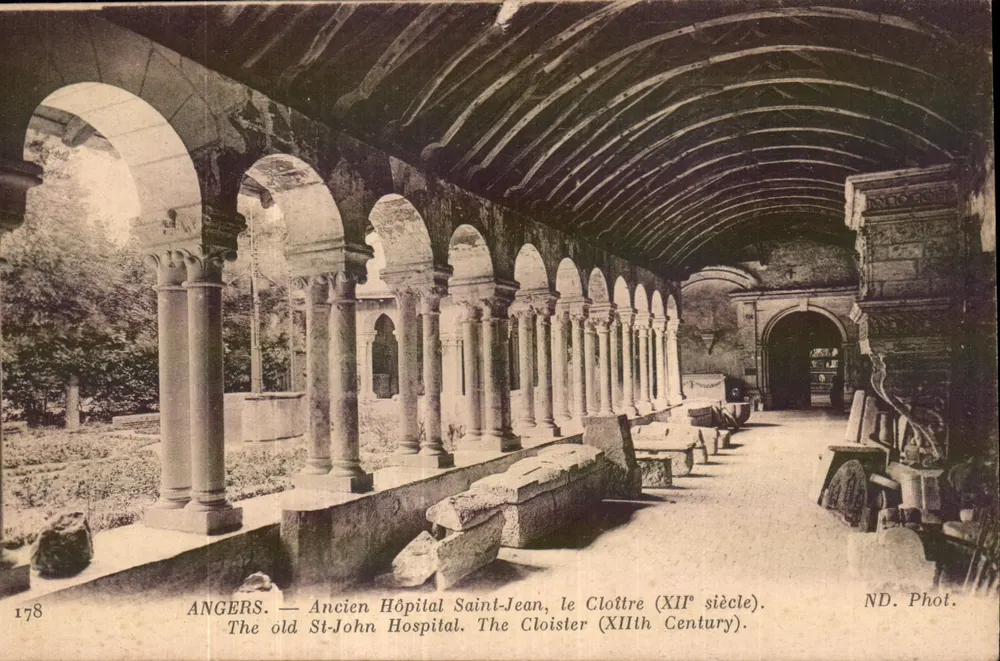 Angers — Ehemaliges Krankenhaus Saint-Jean, der Cloister (12. Jahrhundert) — ND. Foto n° 178 - Vorderseite
